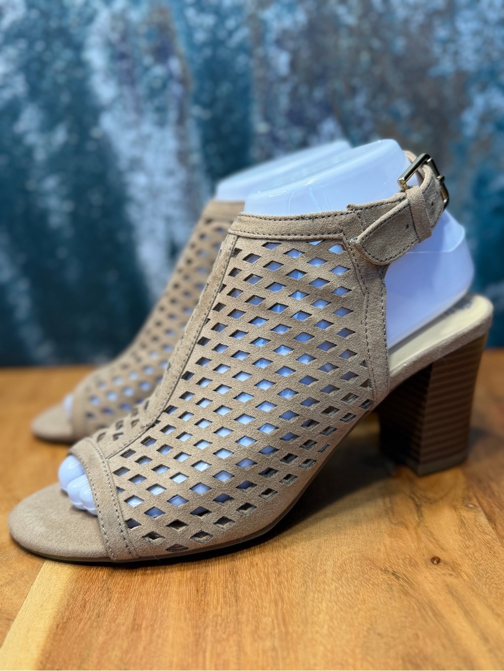 Liz Claiborne‎ Boho Tan Cutout Heeled Sandals 2010s (GUC)